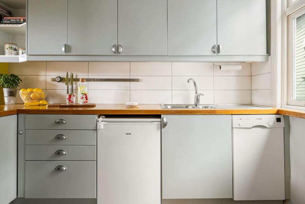 Vila Det Lille Rode Huset Ved Floibanen Bergen Exteriér fotografie