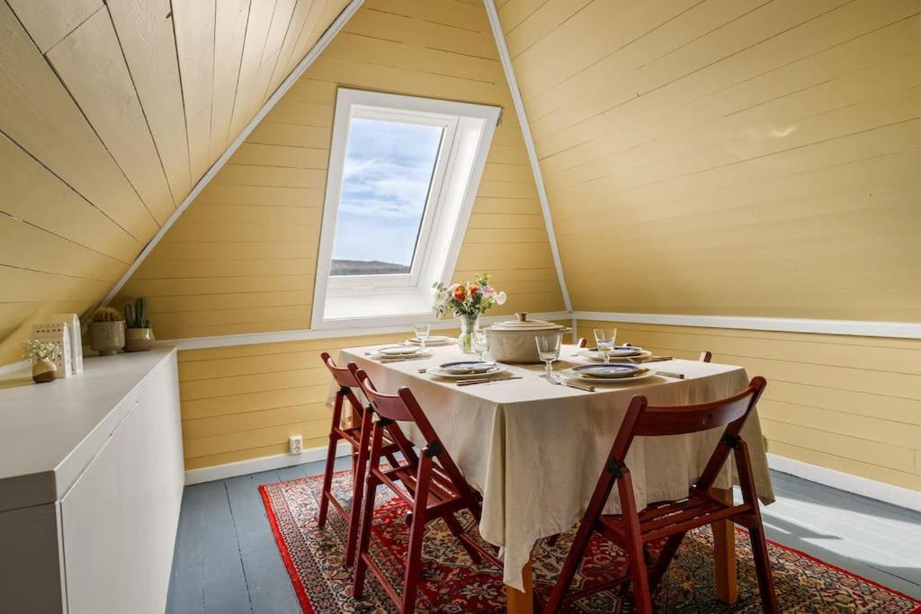Vila Det Lille Rode Huset Ved Floibanen Bergen Exteriér fotografie