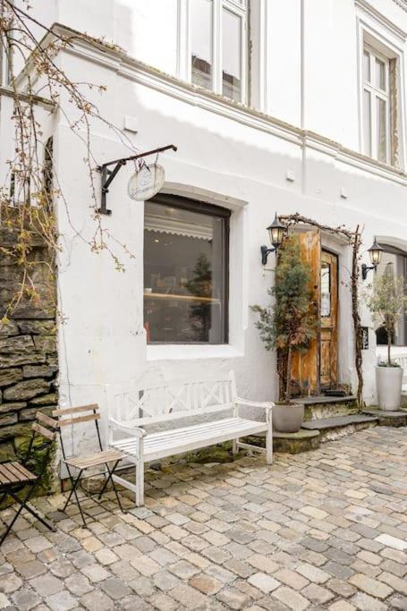 Vila Det Lille Rode Huset Ved Floibanen Bergen Exteriér fotografie